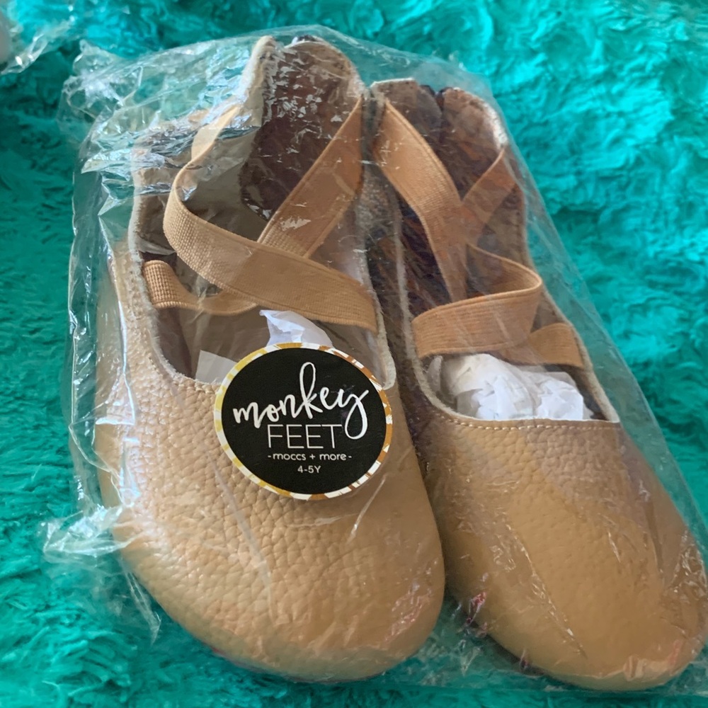 Girls ballet flats